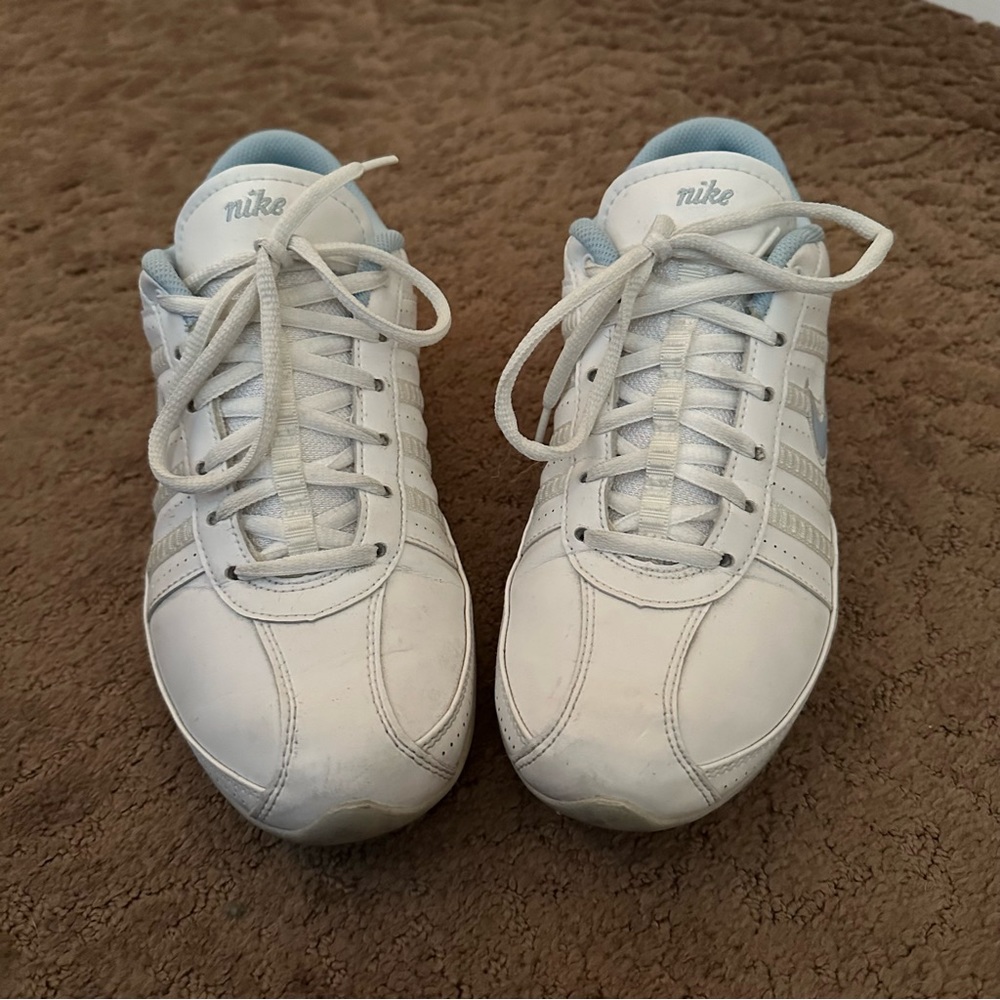 Nike Cheer sneakers white leath w/lt blue accents/suede rainbow Sz 7.5 EUC